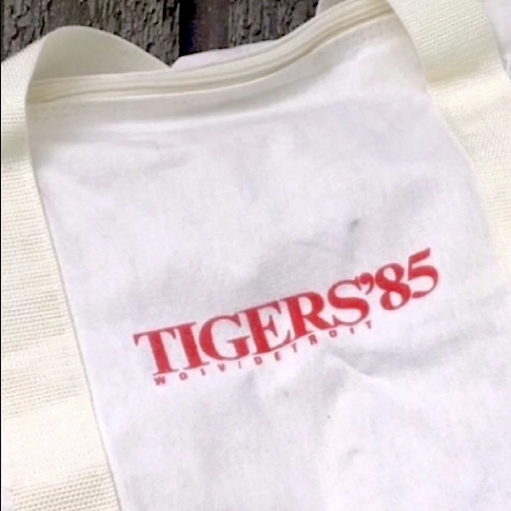 Rare DETROIT TIGERS 1985 World Series Duffel Bag